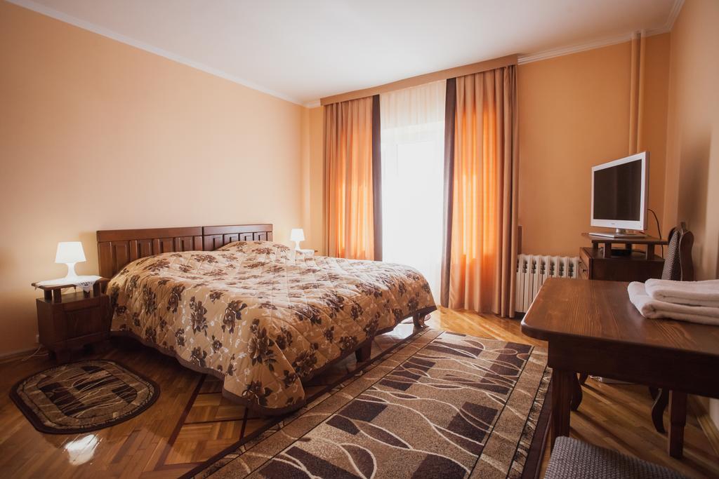 Saxony Dim Apartment Chernivtsi Exterior photo