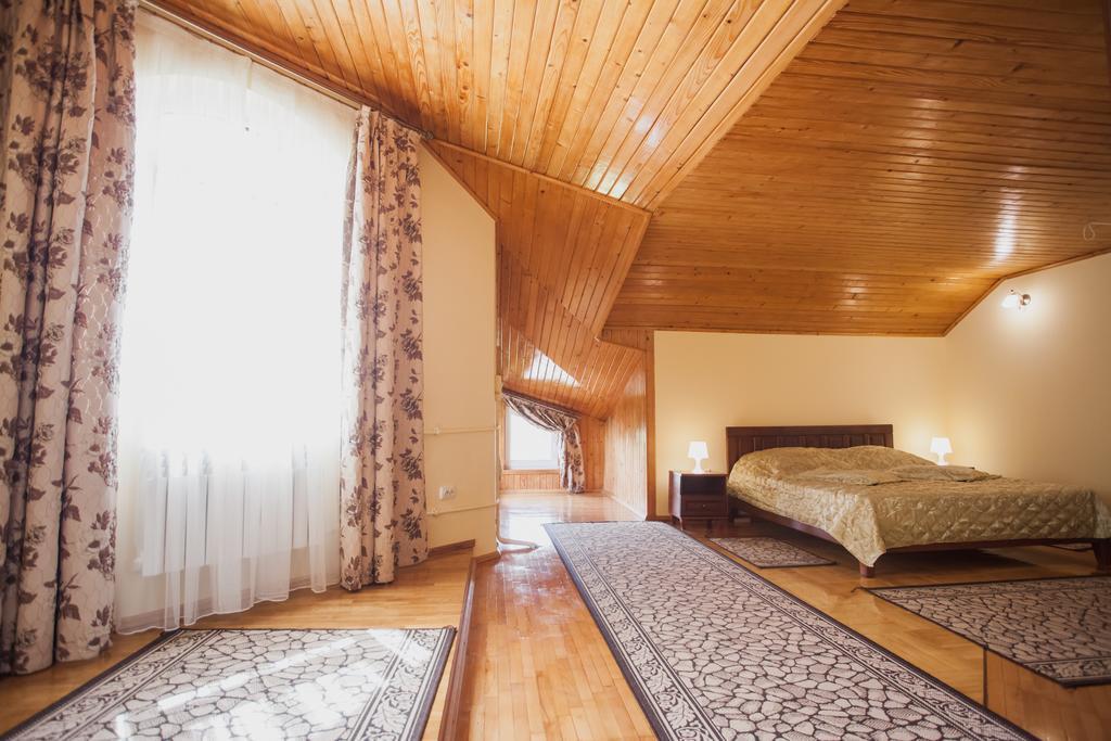 Saxony Dim Apartment Chernivtsi Exterior photo